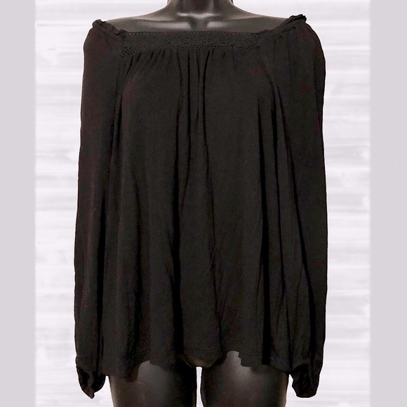 Old Navy Tops - ❄️2/$20❄️Old Navy | Black Peasant Blouse